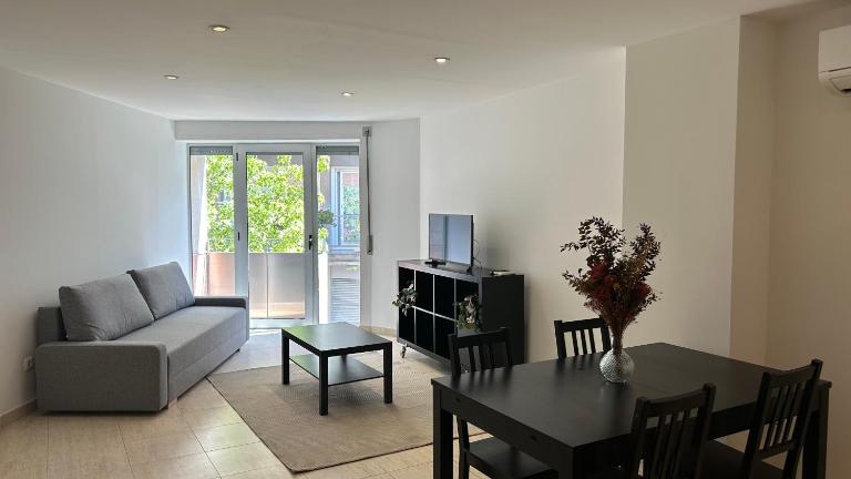 M1 Céntrico y con balcón - Bed and Breakfast Terrassa
