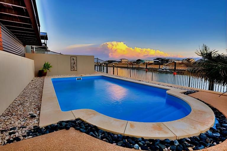 Gecko - On the Marina with Pool & Private Jetty - B&B Exmouth