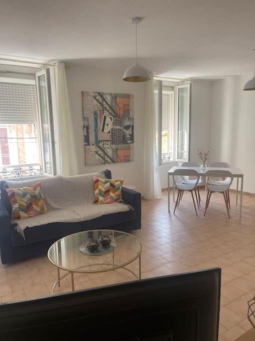 Appartement à 100 m de la gare - B&B Port-de-Bouc