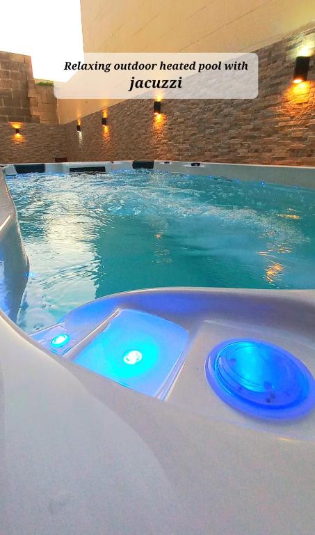 Luxurious apartment with heated pool jacuzzi - Ferienwohnung Fontana
