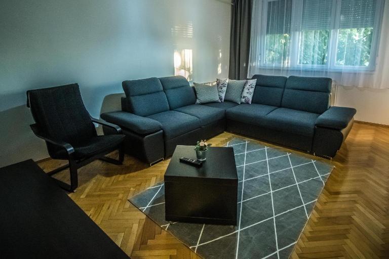 Főtér Apartman - Chambres d'hôtes Szarvas