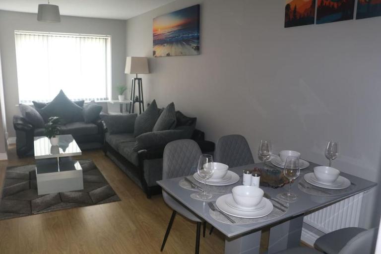 Coleridge house Private parking NETFLIX - B&B Swindon