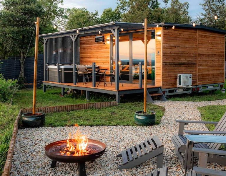 Tinyhouse with view to Balaton - Liliput Houses - Bed and Breakfast Balatonakarattya