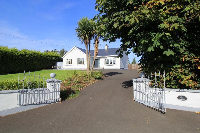 Ardmore Cottage - Failte Ireland Quality Assured - B&B Muff