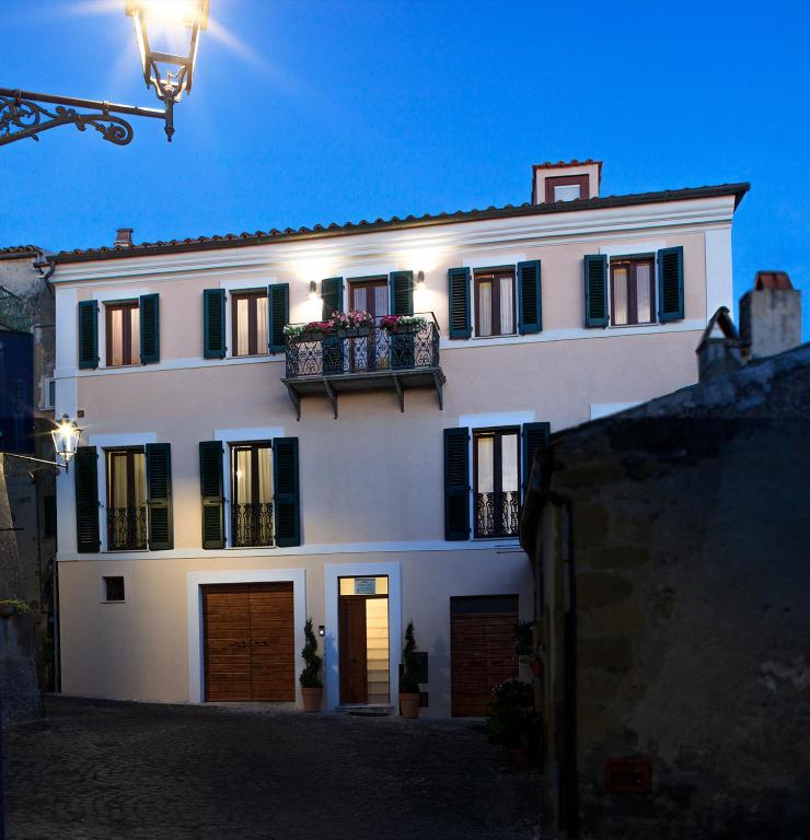 Dimo' Rè - B&B Farnese