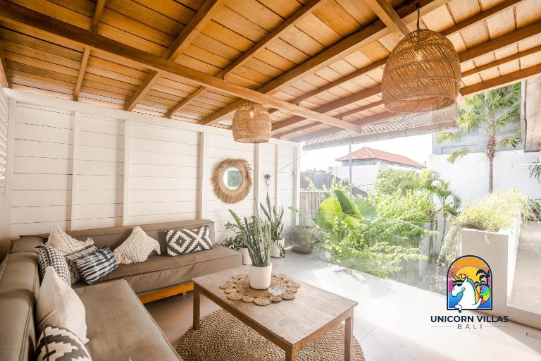 Villa Pavana - by Unicorn Villas Bali - B&B Canggu