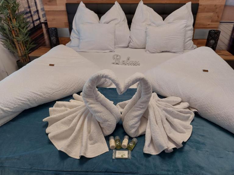 Happiness Apartman - B&B Kecskemét