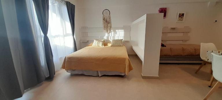 Amplio Estudio de lujo con balcon y parrilla - B&B Puerto Madryn