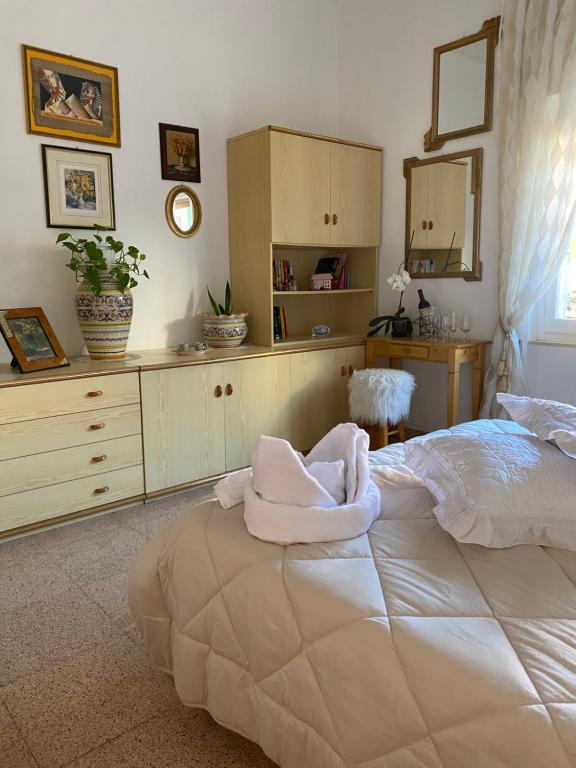 Casa Vacanza Lilia vicino la Stazione e Caserma - B&B Foligno