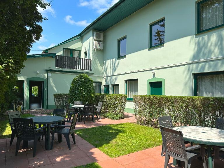 Írisz Panzió - B&B Budapest