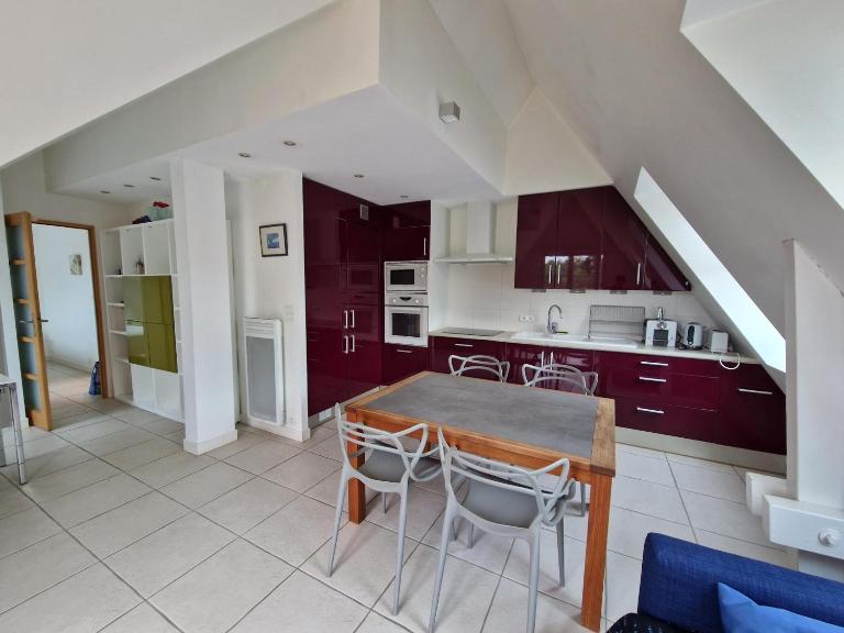 Bel appartement T2 avec balcon, WIFI et parking près de la plage - FR-1-706-2 - B&B Châtelaillon-Plage