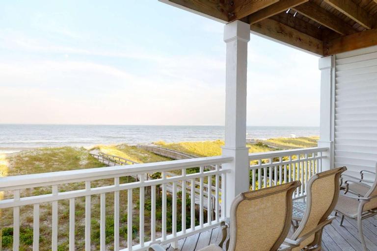 Dolphin Watch - Bed and Breakfast Carolina Beach