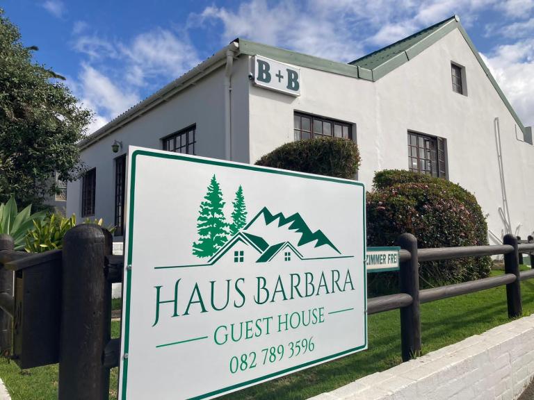 Haus Barbara Guest House - Bed and Breakfast Bredasdorp