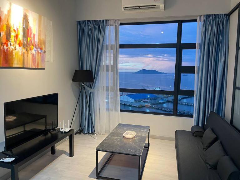 Jesselton Quay by Peach 2BR Seaview High Floor - B&B Kota Kinabalu