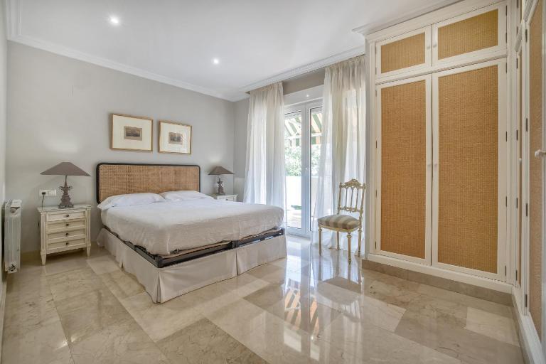 Apartamento Los Tilos & Parking & Piscina - Bed and Breakfast Córdoba