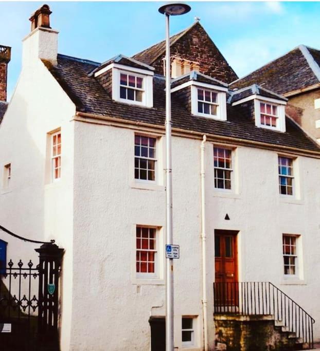 Jacobite's Retreat, 17th century cottage in the heart of Inverness - B&B Inverness