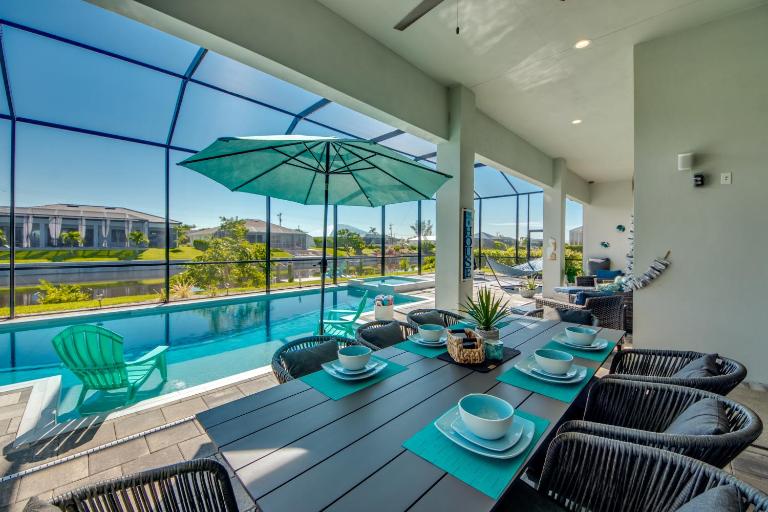 Villa Mangifera with Salt Water Pool & Spa, EV-Loading - B&B Cape Coral