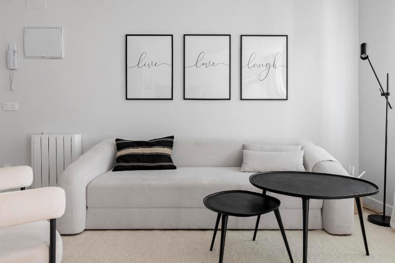 Cozy 2 bedroom apartment with patio - B&B Madrid