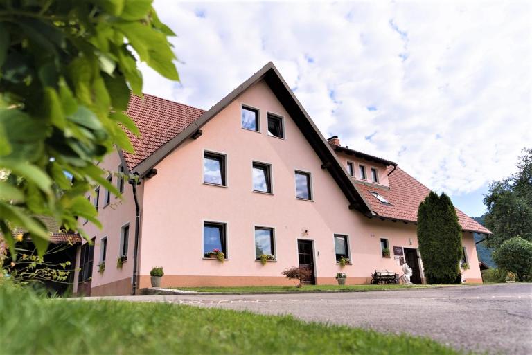 Kmetija Podobnik - Ferienwohnung Idrija
