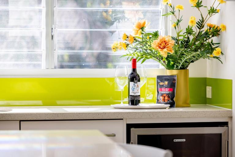Noosa gem! Walking distance to cafes - shops - Sunshine Beach and dog Beach - B&B Sunshine Beach