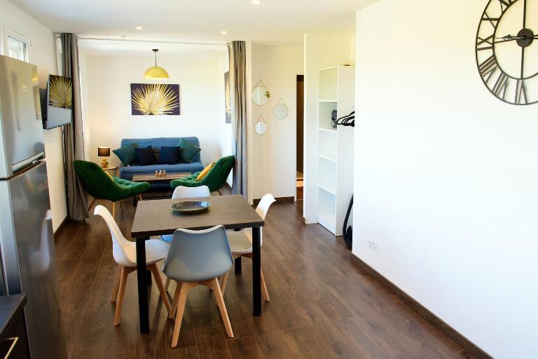 Le Forez Appartement 4 pers ou Studio 2 pers - Chambres d'hôtes Cuzieu