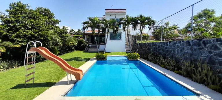 Casa con alberca privada y agradable jardín - Bed and Breakfast Oaxtepec