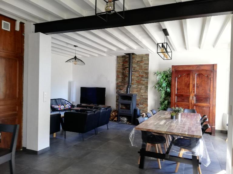 Grand gîte au coeur d'un charmant village - Ferienwohnung Miglos