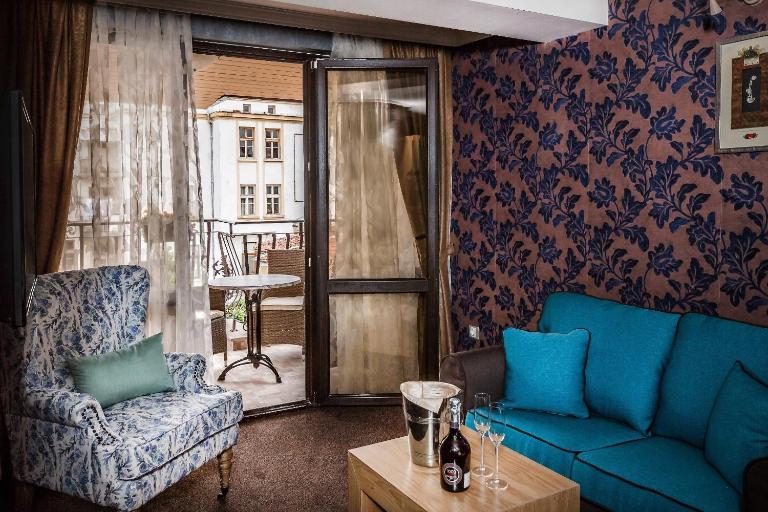 8 1/2 Art Guest House - B&B Filippopoli