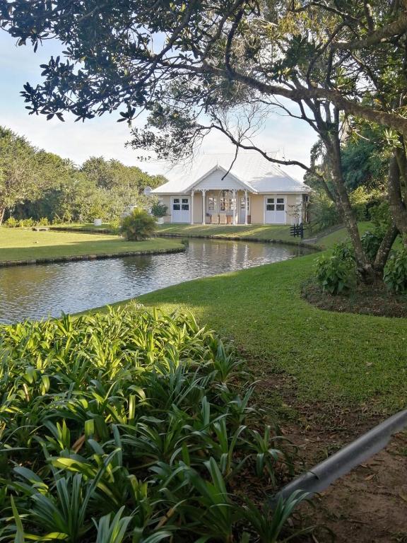 Caribbean Estates Lakeview Villa - B&B Port Edward