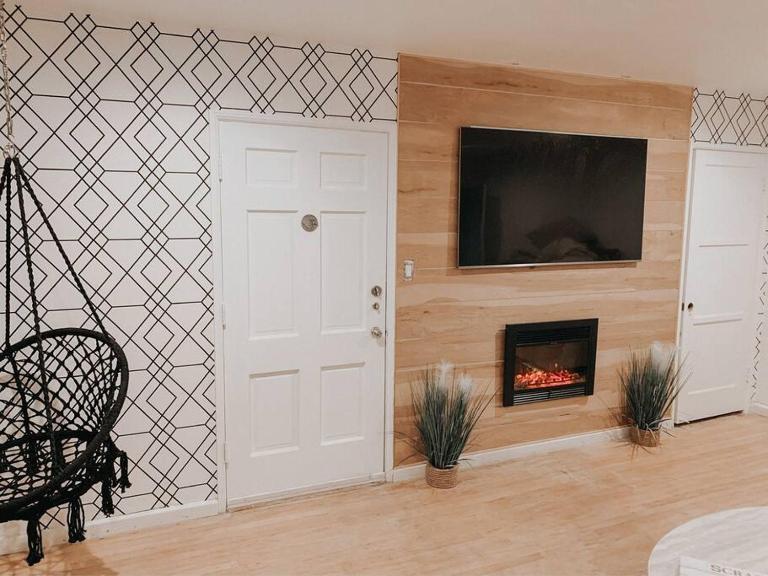 Beautiful Bright Condo Steps Away from the Beach - Bed and Breakfast Long Beach