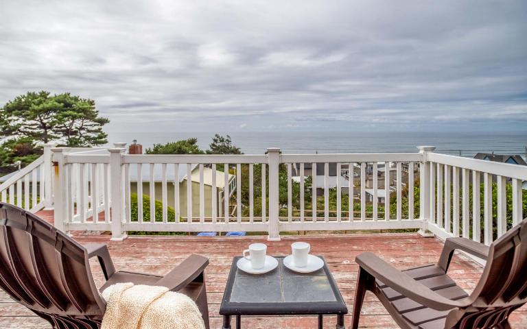 Owl Lookout - B&B Lincoln City