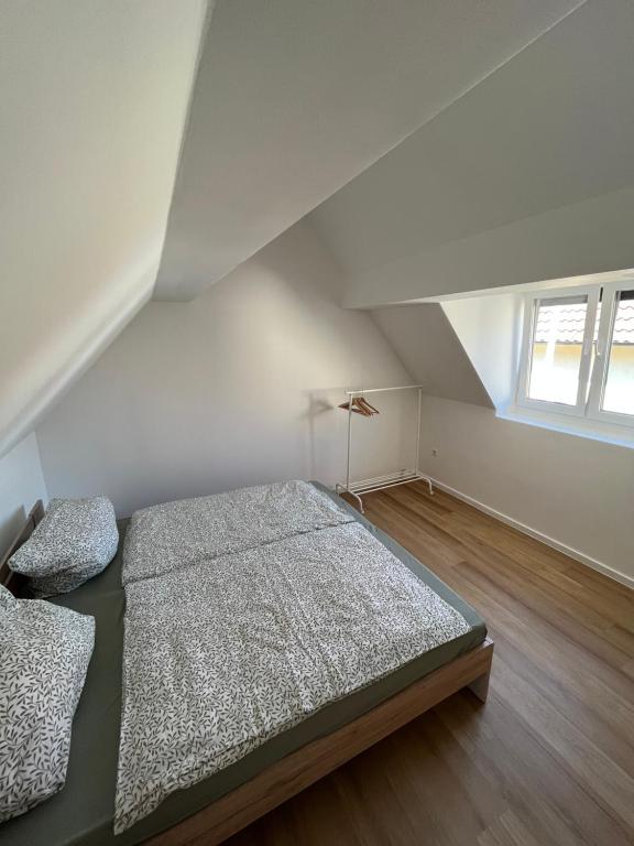 Modernes Haus 5 Min vom See - B&B Waldsee