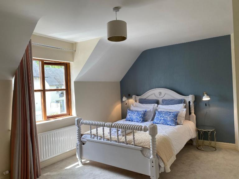 Kilronan 4 Bed House on castle grounds - B&B Ballyfarnan