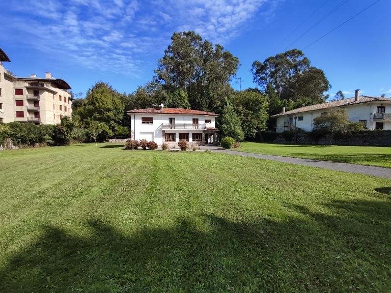 Chalet Las Llamas - Bed and Breakfast Llanes