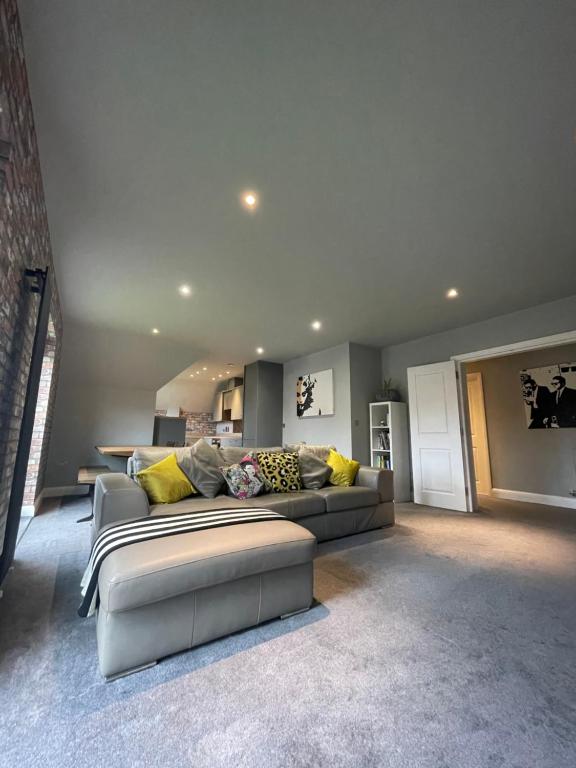 Spacious Apartment NEC BHX - B&B Solihull
