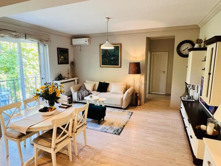 MVS Apartment - Ferienwohnung Giroc