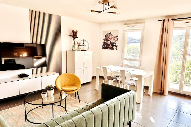 BtoBed - Location Professionnelle - Appartement 4 personnes Parking Gratuit - Proche Parc des Expositions et Aéroport CDG - B&B Villepinte