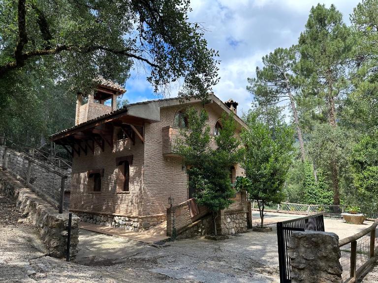 Casa Rural Ermita Santa Maria de la Sierra - B&B Arroyo Frio