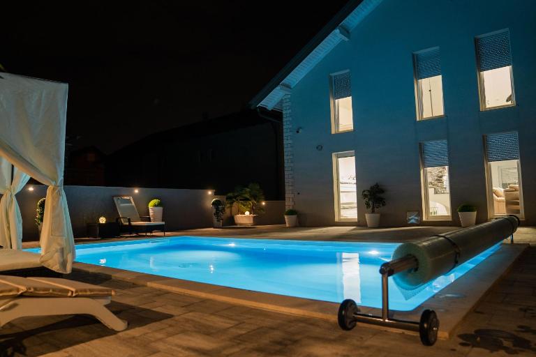 Villa J&J - Ferienwohnung Sesvete