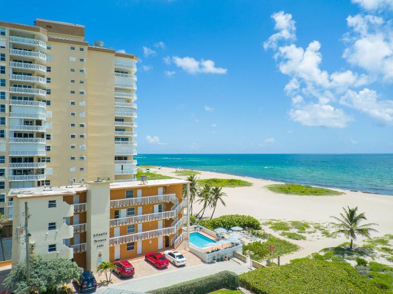 BEACHFRONT Studio Condo #11 - B&B Pompano Beach