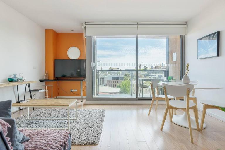 Cosy and Contemporary in Sought after South Yarra - B&B Melbourne