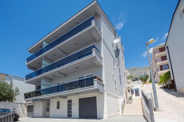 Apartments The Seasons Residence - B&B Omiš