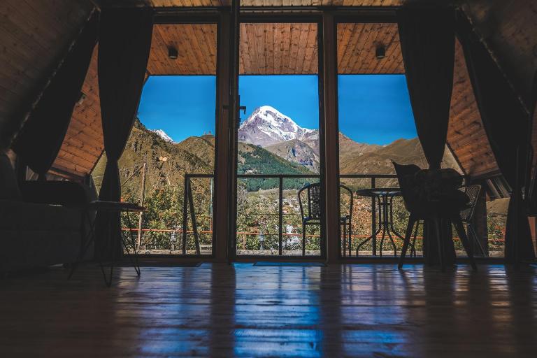 Peak View Kazbegi - Ferienwohnung Stepantsminda
