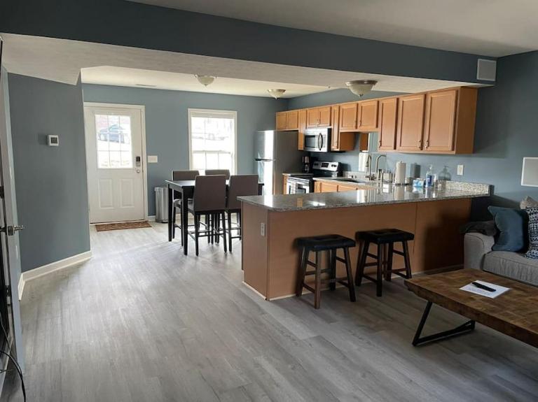 Luxury Townhome 2 Remodeled February 2021 - B&B Bloomington