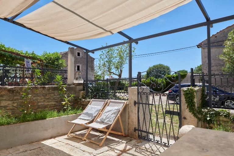 Valesi holiday home - B&B Rakalj