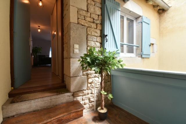 Appartement BELLO , ruelle au cœur de ville, arrivée en autonomie - B&B Lons-le-Saunier
