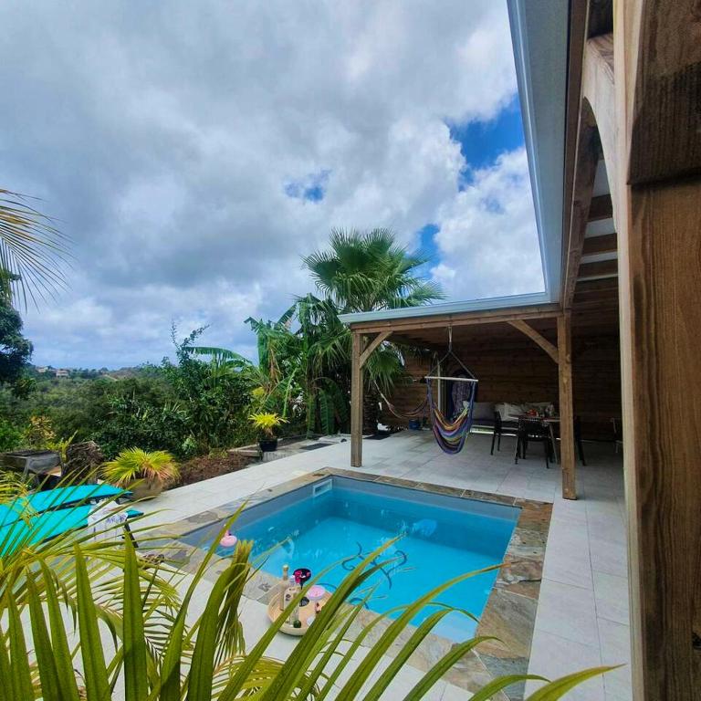 Appartement charmant à Sainte-Luce avec piscine privée - 60 m² - B&B Sainte-Luce