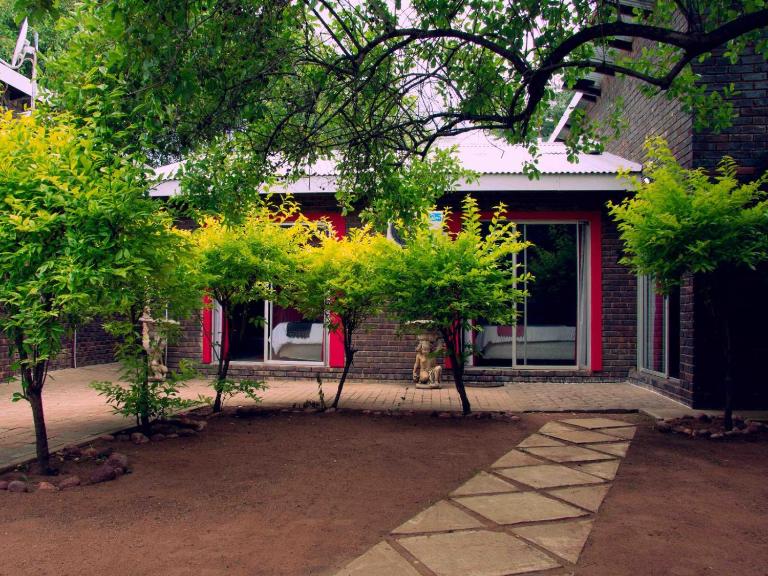 Fire and Ice Guesthouse Lephalale - Bed and Breakfast Lephalale