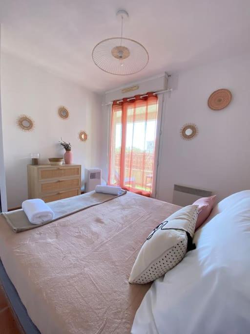 Cocon aux portes du centre ville avec terrasse - B&B Avignone