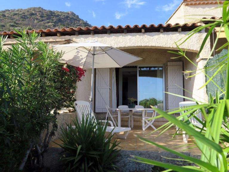 LE LAVANDOU ST CLAIR MAZET CLIM 5 pers 500 m de mer - B&B Le Lavandou